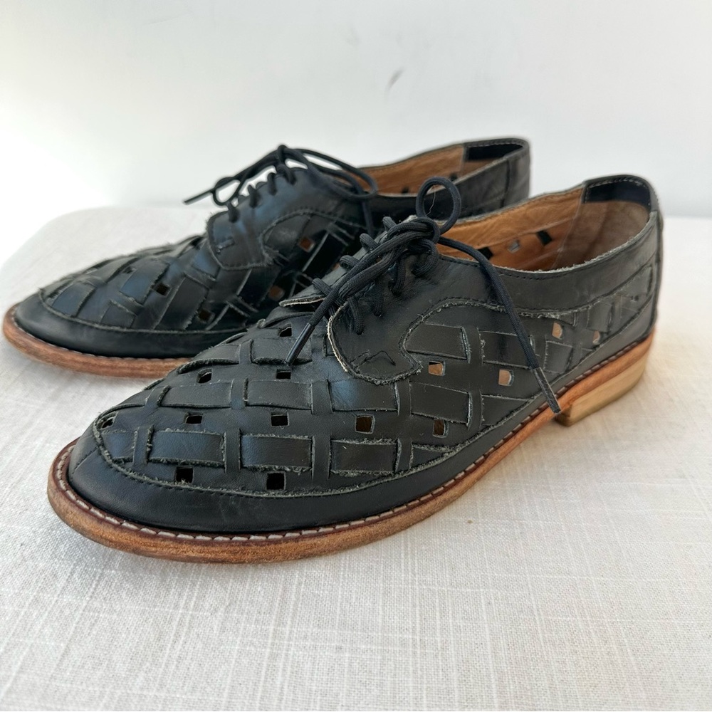 Fiel Roti Cutout Loafer Leather Black 7-7.5 Flat‎ Lace Up Shoe Garmatory